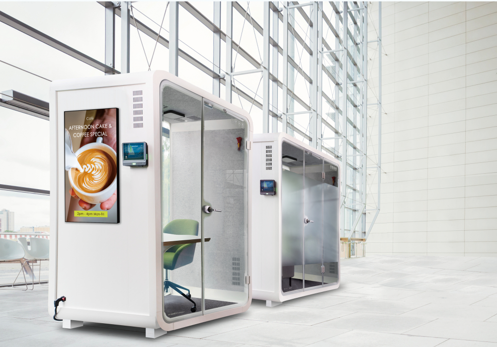 FUN88乐天子公司达擎之智慧行动办公舱，采用PDLC智能调光玻璃设计，透过通电与断电的电流切换，呈现透明与雾面效果，具节能降耗特性并兼顾隐私，确保信息安全