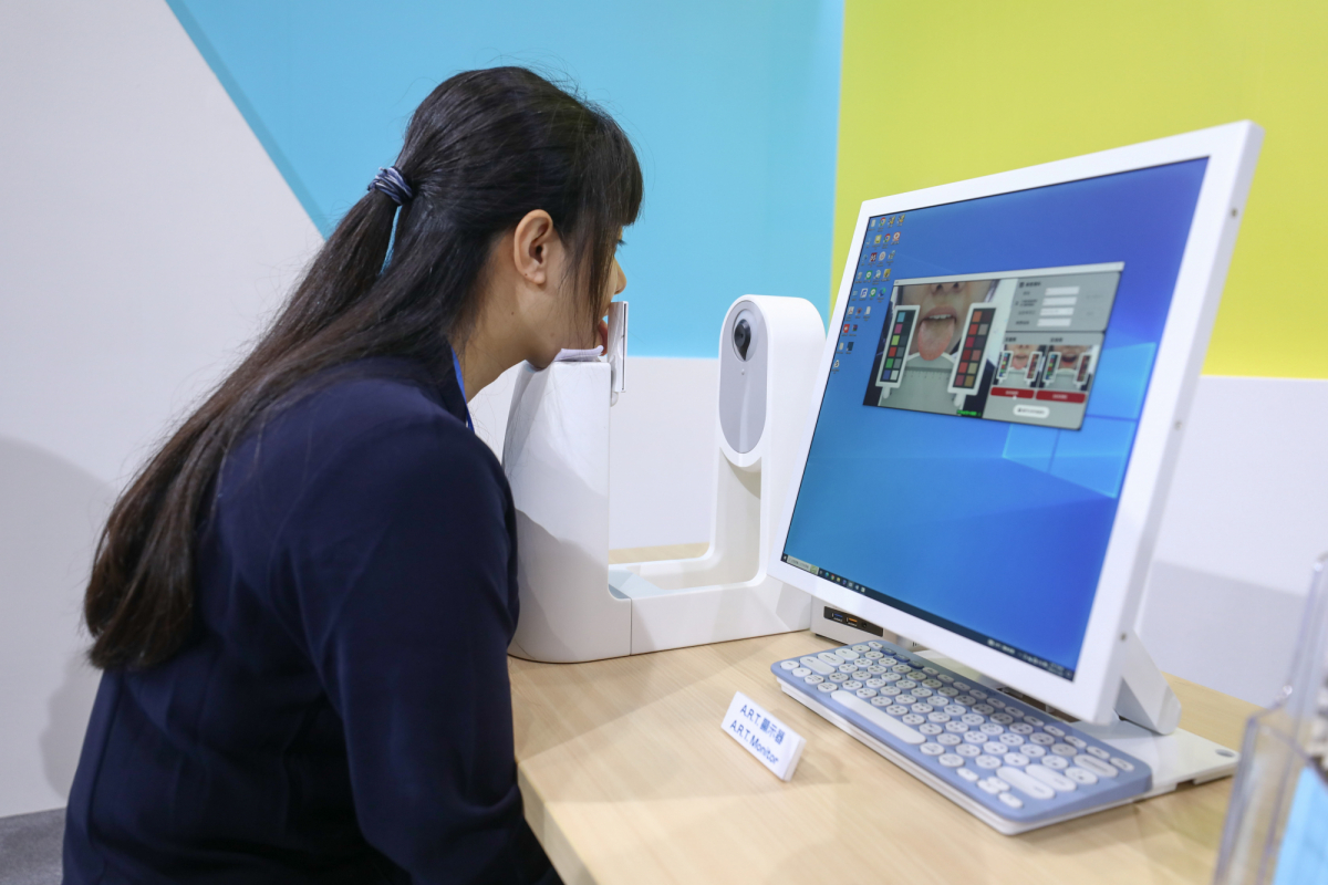 FUN88樂天耘康延伸FUN88樂天卓越的感測技術及色彩管理專長，研發出舌象擷取系統，可提供數據化、影像化的檢測結果，輔助醫師與專業醫事人員做為臨床研究、檢測結果評估與檢測紀錄的留存