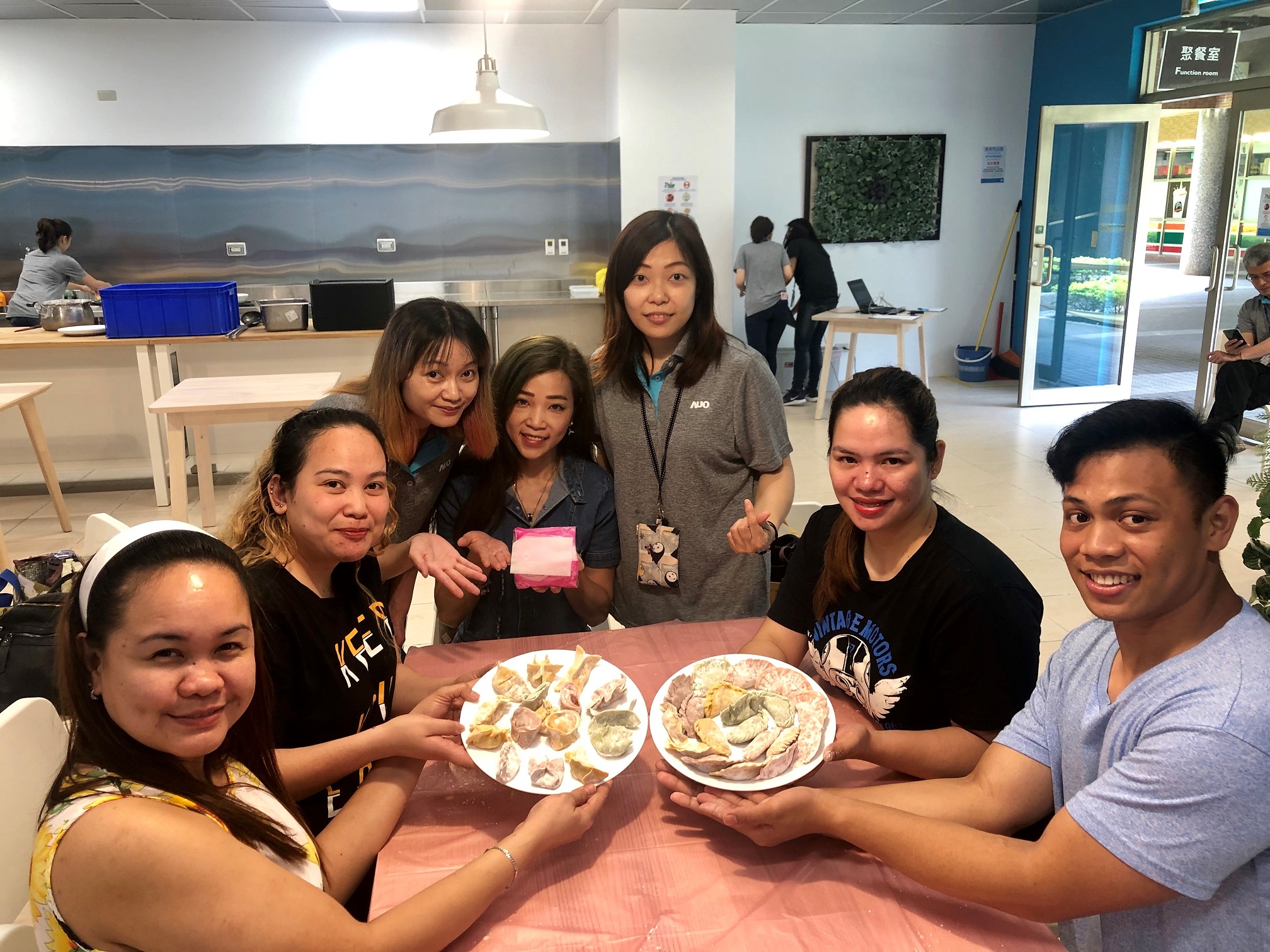 FUN88樂天將DEI理念貫徹到企業文化和實踐，舉辦如台菲廚藝交流等活動，讓同仁了解彼此文化差異、培養情感