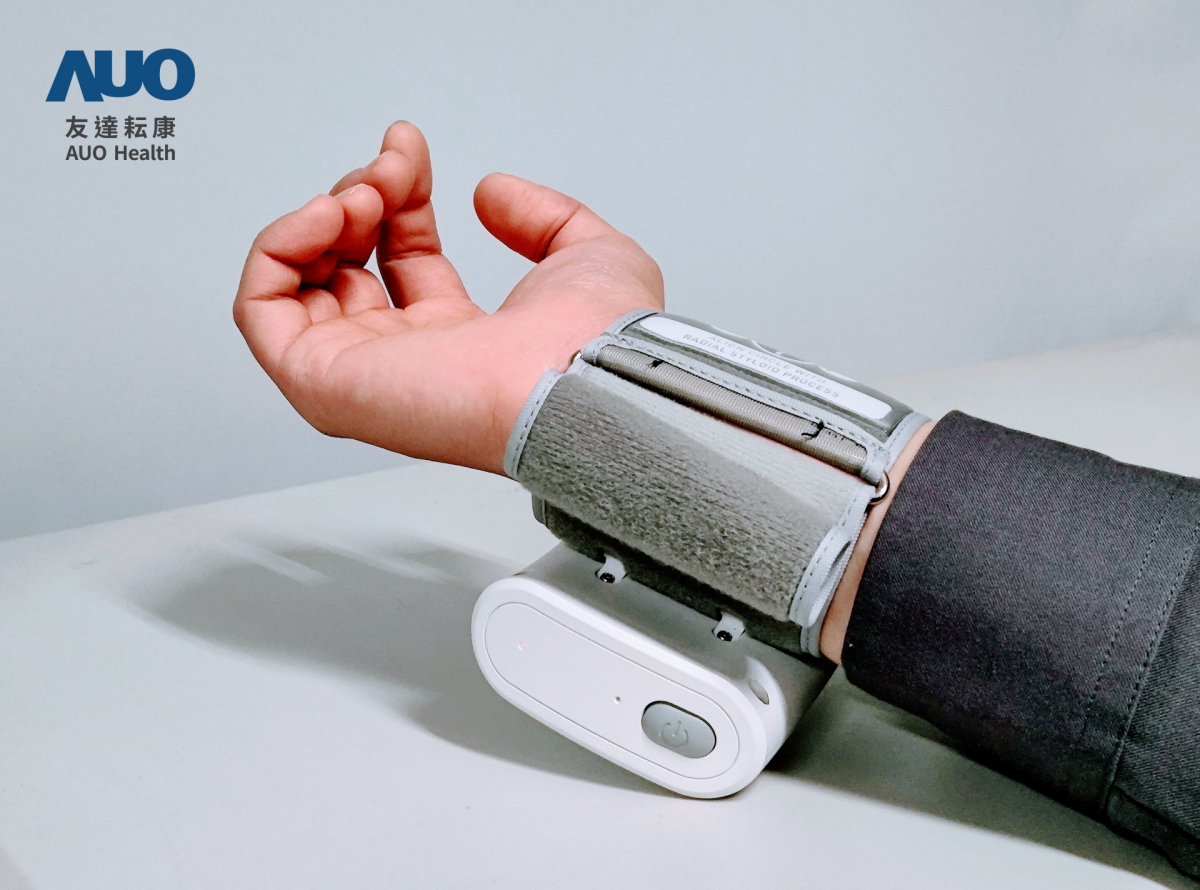 FUN88樂天耘康領先業界推出全台首部「可攜式脈波儀」，不僅提供快速脈象量測與跨平台兼容性，亦可做為未來個人專屬健康管理的新選擇，彰顯FUN88樂天在中醫智慧醫療市場另一突破